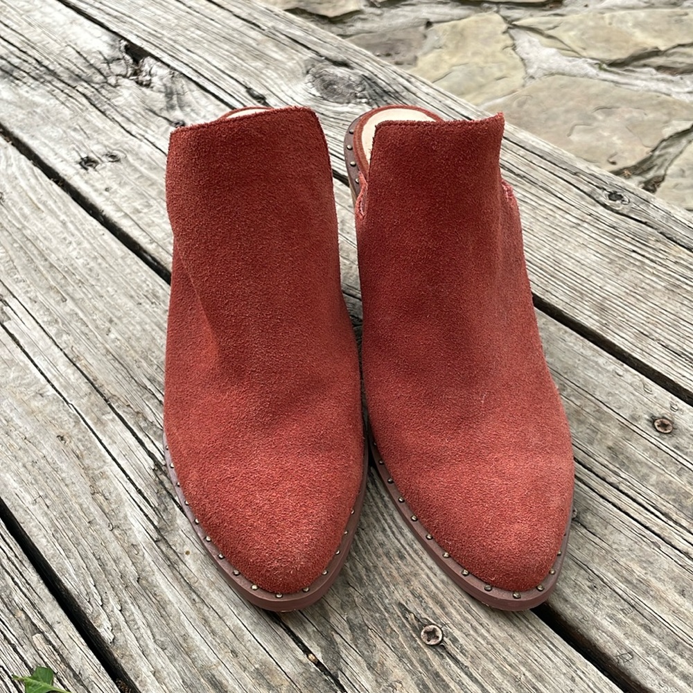 Chinese Laundry Springfield Mule size 8.5